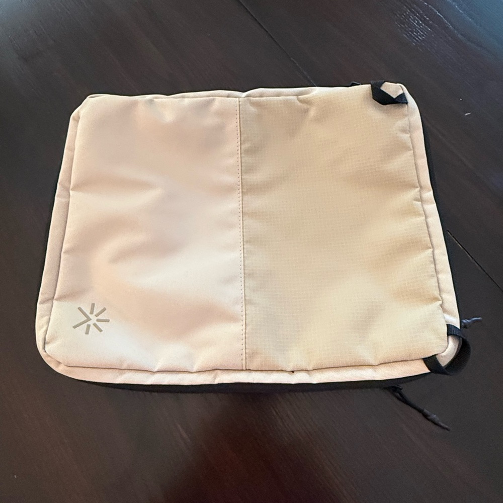 Tropicfeel compression packing cube